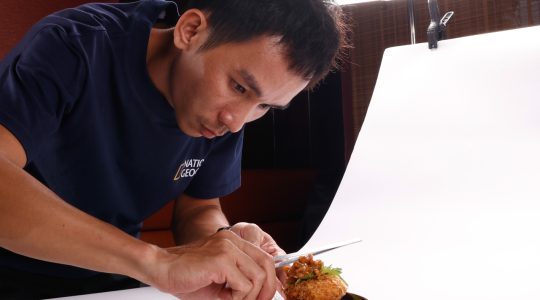 Chụp ảnh menu nhà hàng Cà Mau